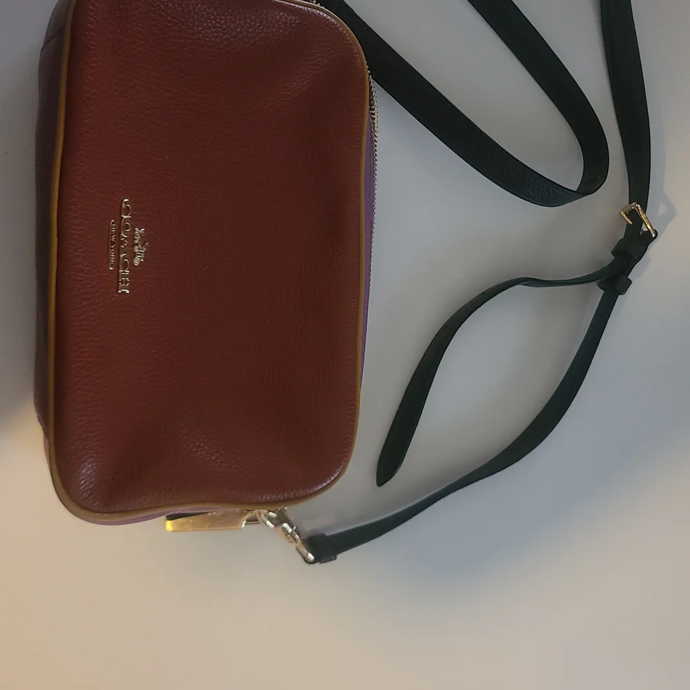 Coach Leather Shoulder Bag in Brown with Brown Crossbody Strap Included